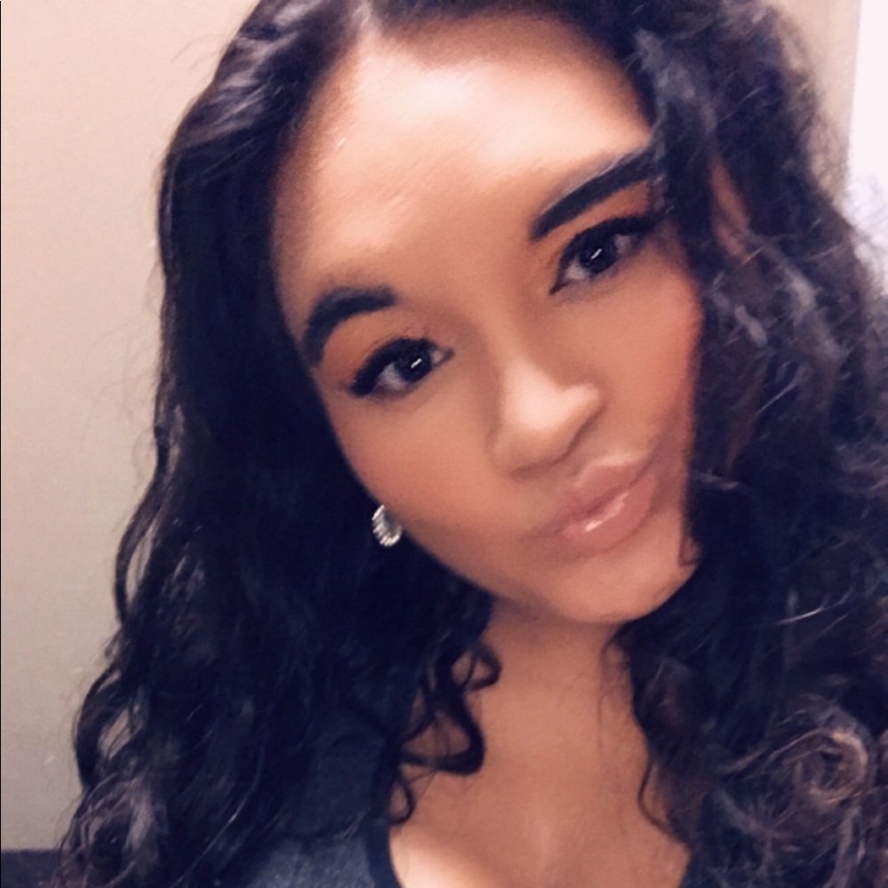 Meet your Posher, Kassandra
